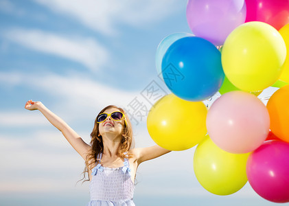 女孩和彩色气球暑假,庆祝,家庭,孩子人的快乐的女孩与彩色气球背景