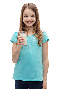 小女孩带着杯牛奶图片