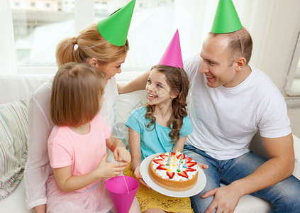 庆祝家里两个孩子过生日图片