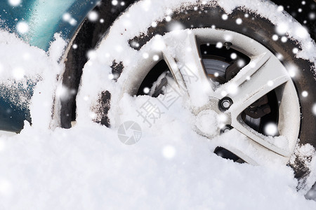 运输,冬季车辆汽车车轮的特写图片