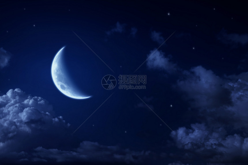 多云的夜空中的大月亮星星奇妙美丽的风景图片