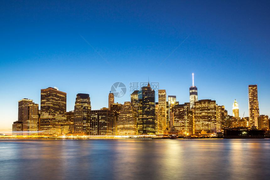 纽约市曼哈顿天际线黄昏布鲁克林图片