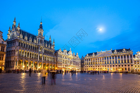 布鲁塞尔,比利时黄昏雕像高清图片素材