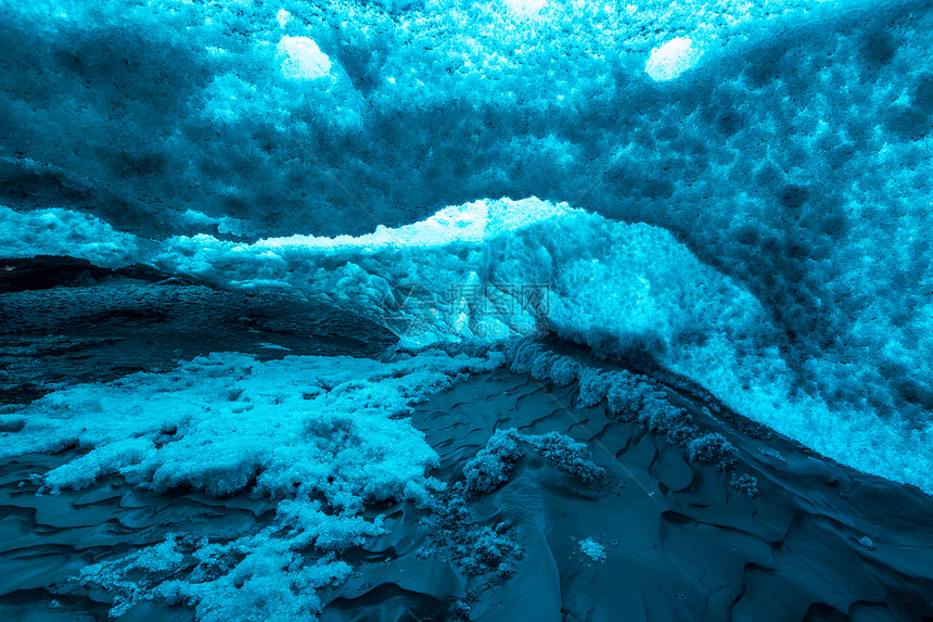 Vatnajokull冰川Jokulsarlon冰岛的冰洞图片