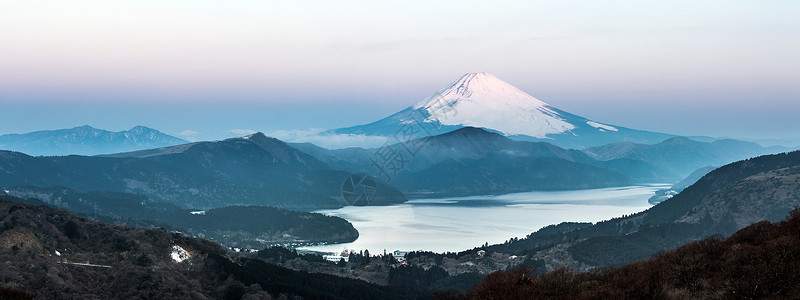 全景山富士冬季日出哈肯湖高清图片