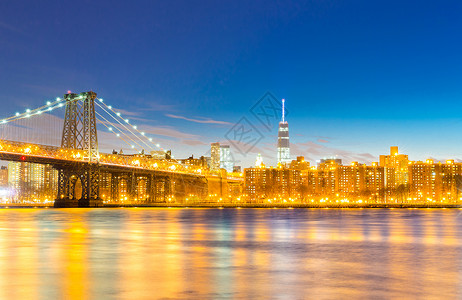 黄昏时分,威廉斯堡桥与纽约市中心图片