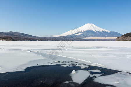 富士山冰镇山中湖冬天图片