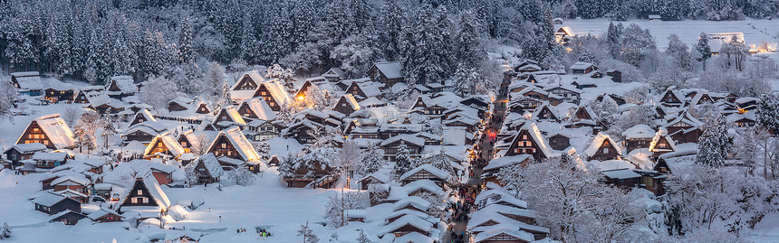 西拉卡瓦戈点亮与降雪吉福楚布日本全景图片