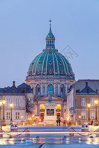 弗雷德里克丹麦哥本哈根镇广场的教堂背景图片