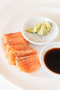 三文鱼刺身日本美食白色菜肴图片