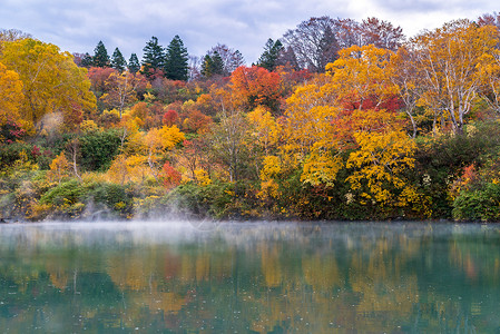 秋林温泉湖吉古努马,哈科达青森东北日本高清图片