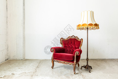红色复古风格的椅子与灯图片