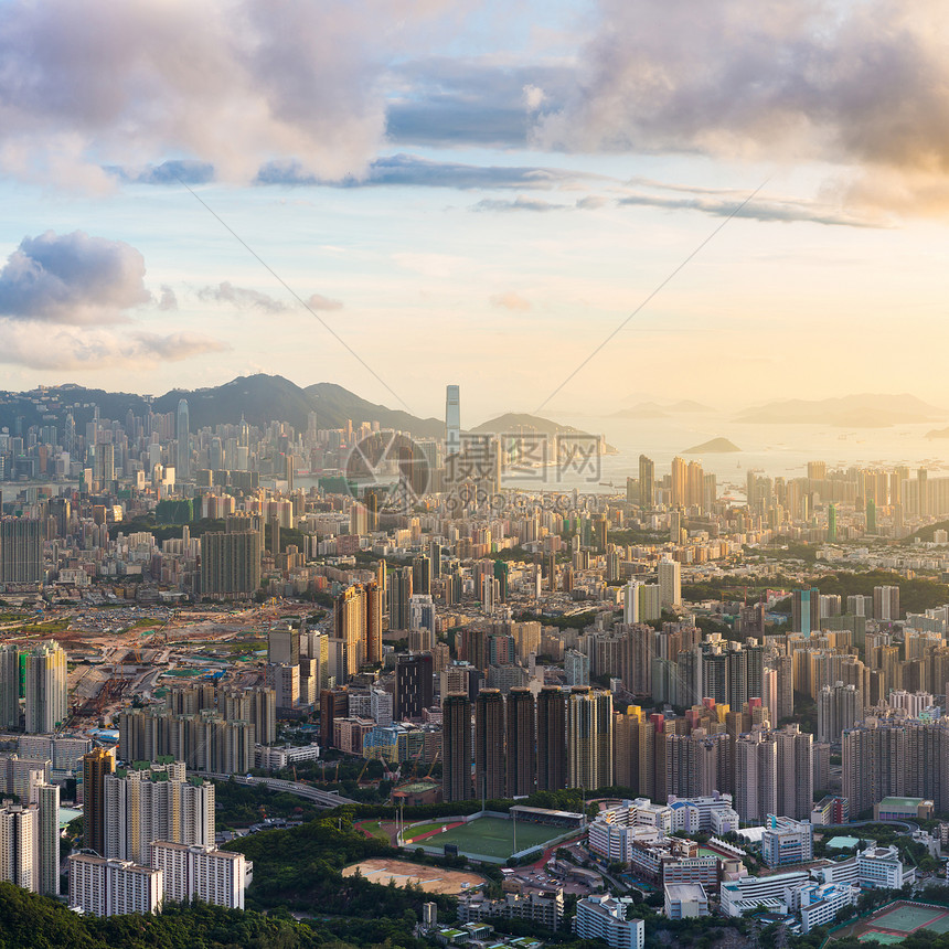 香港天际线九龙飞牛山九龙观景点日落全景图片