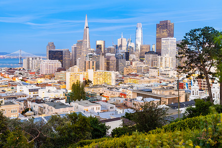 旧金山市中心天际线日落时旧金山,加利福尼亚,美国旧金山市中心天际线图片