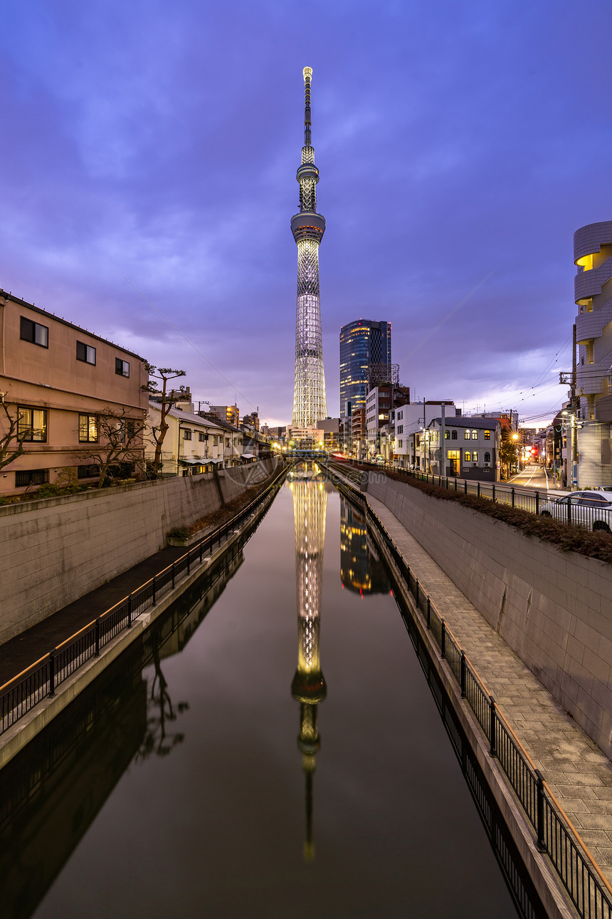 日本东京天空树日落东京天空树日本最高的独立建筑,也世界大建筑,每超过1000万游客图片