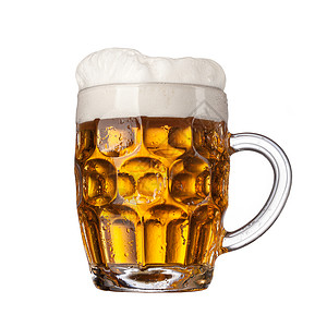 啤酒璃中分离白色背景上图片