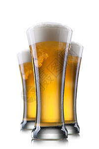 啤酒璃中分离白色背景上图片