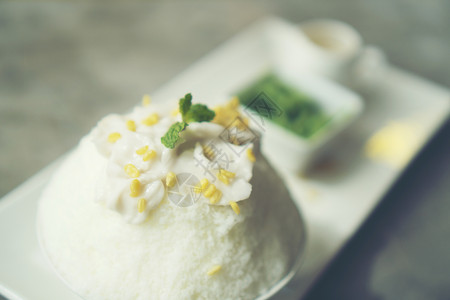 椰子奶油冰淇淋图片