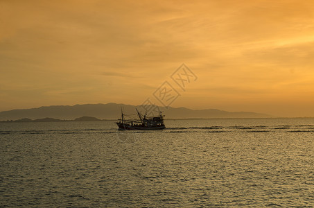 泰国海上渔船图片