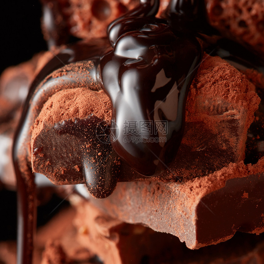 巧克力片巧克力糖浆堆碎块巧克力图片