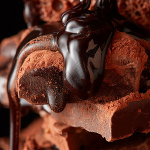 巧克力片巧克力糖浆堆碎块巧克力图片