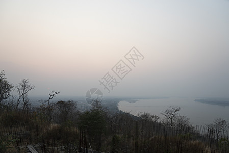 老挝观看红河日落图片