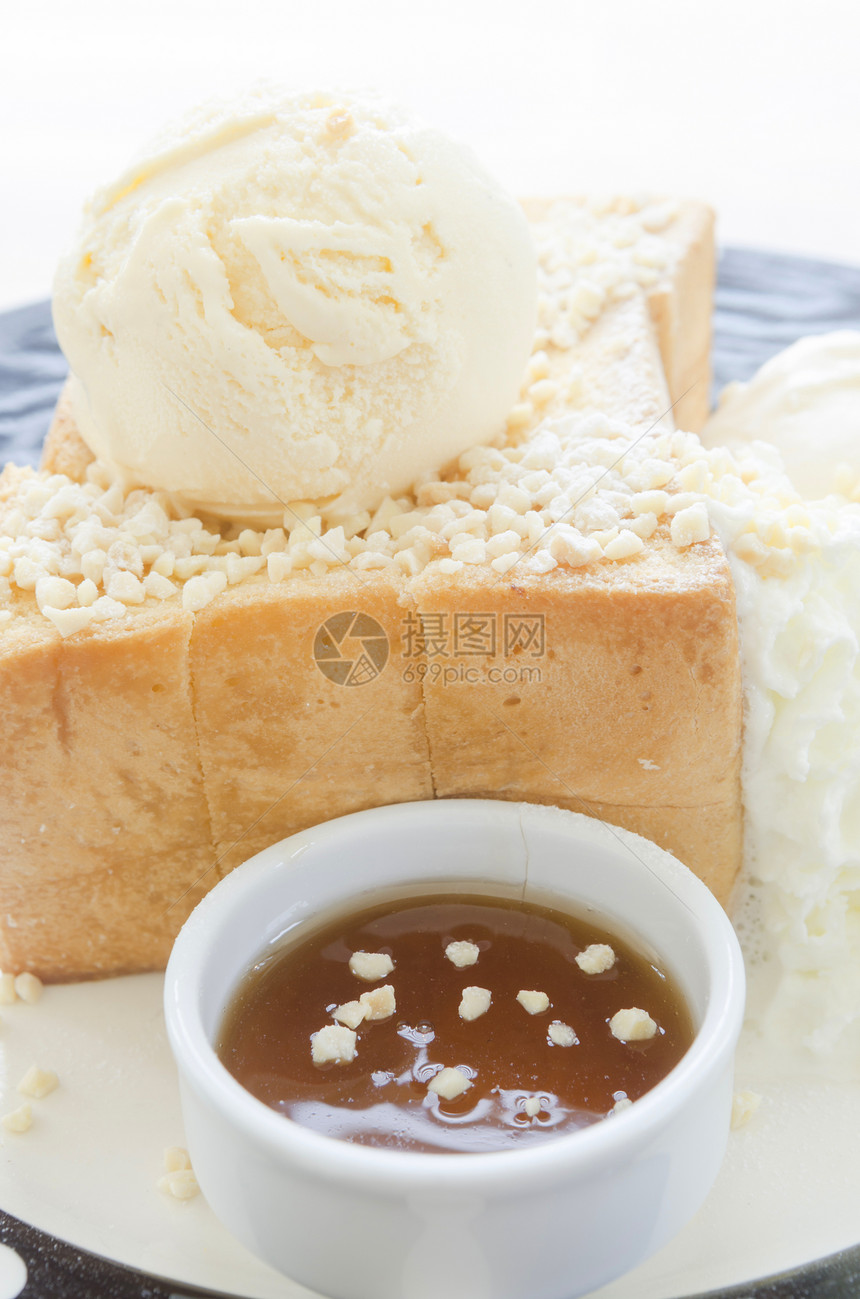 蜂蜜吐司,由包蜂蜜冰淇淋成图片