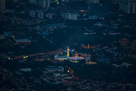 槟城岛大陆槟城概况槟城山黎明与城市灯光高清图片