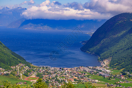 山脉峡湾景观Vikafjellet与Vik村山谷峡湾斯托尔谢门西部挪威挪威夏季景观度假旅行山脉峡湾景观,挪背景图片