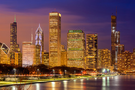 日落芝加哥天际线建筑芝加哥市中心沿密歇根湖芝加哥市伊利诺伊州美国图片