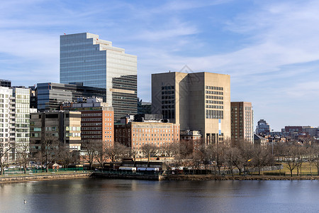 波士顿市中心城市景观沿查尔斯河与天际线建筑波士顿市,马里兰州,美国桥高清图片素材