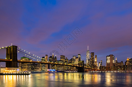 布鲁克林桥与曼哈顿下城摩天大楼为纽约市纽约州,美国约克高清图片素材