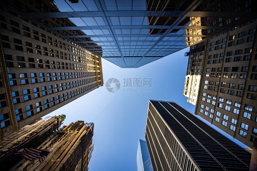 模糊的背景低角度的摩天大楼纽约图片