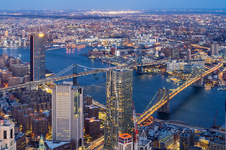 布鲁克林桥曼哈顿桥的鸟瞰与布鲁克林城市景观摩天大楼曼哈顿下城,纽约市,纽约州,美国图片
