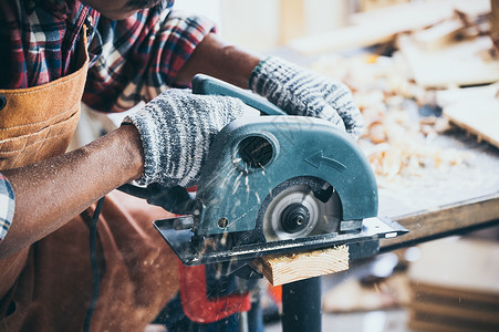木工车间背景图像木匠工作台与同的工具木材切割架,老式过滤器图像钢高清图片素材