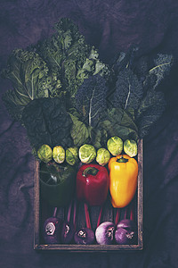 篮子里各种五颜六色的蔬菜健康的高清图片素材