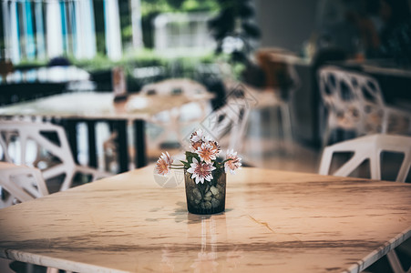 咖啡咖啡馆里装饰的花图片