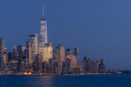新泽西黄昏时分俯瞰纽约市曼哈顿天际线城市景观河高清图片素材