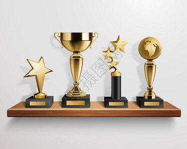 货架上的现实奖杯奖现实闪亮的金色奖杯奖木制架子上的灰色背景矢量插图图片