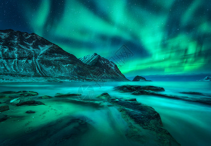 北极光冬季风景与极光星空图片