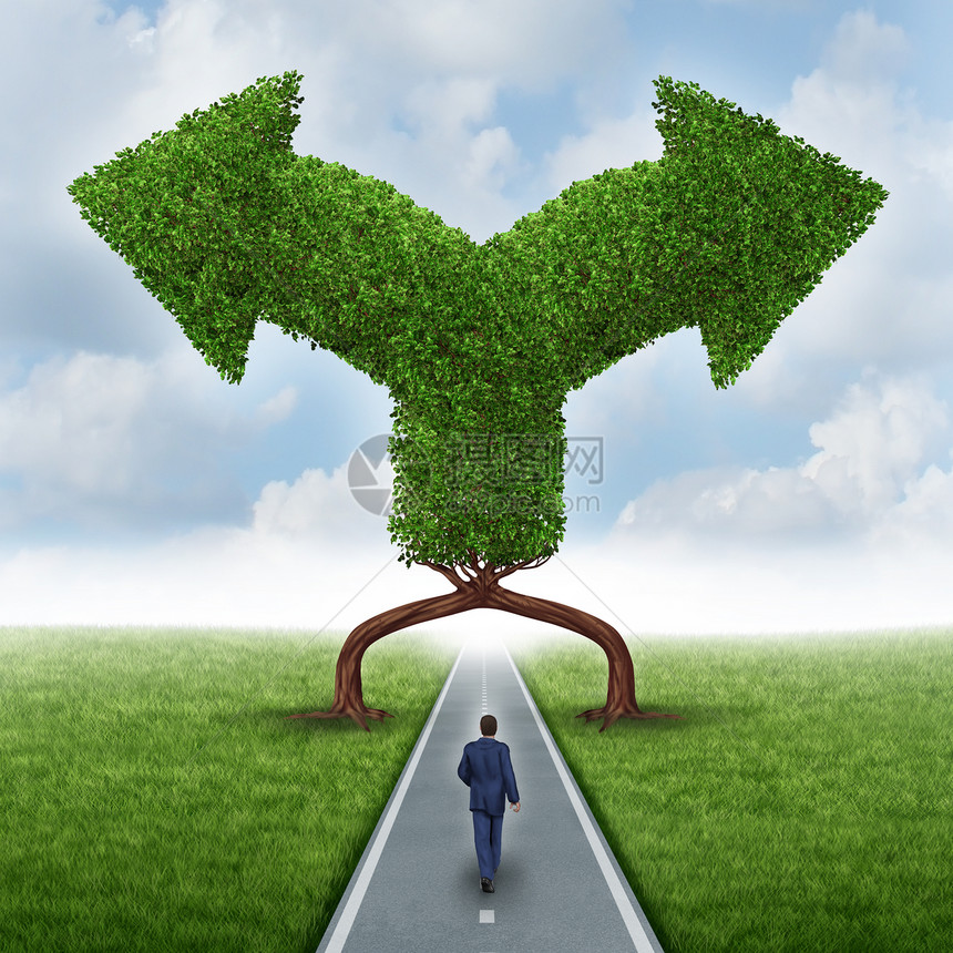 商业概念是一个人在条路上行走两棵树的形状是箭头指向不同方作为跨行进退两难的隐喻促进职业或投资的增长图片