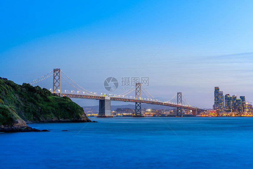 北加州湾桥和南弗朗西斯科湾风景的美丽日落太平洋西海岸南弗朗斯科州划时代旅行目的地城市景色概念图片
