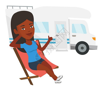 黑人女孩坐在露营车前休息卡通矢量人物图片