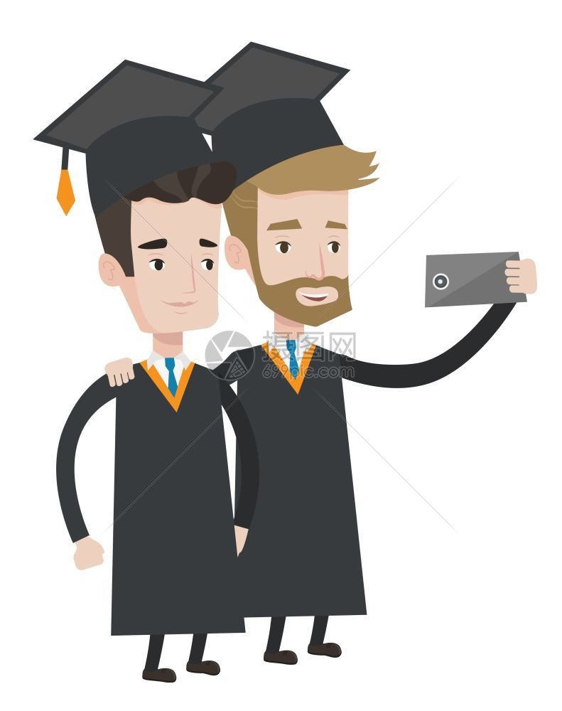 穿斗篷和毕业帽自拍的毕业生图片