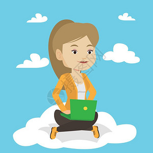 年轻的女人坐在有笔记本电脑的云上图片