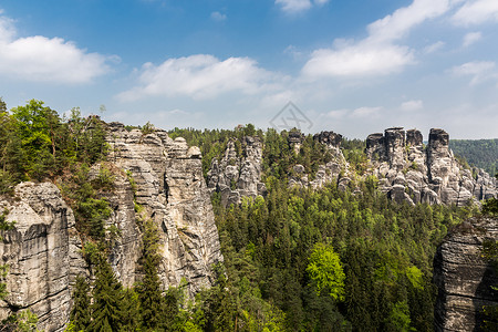 岩石山顶自然景观图片