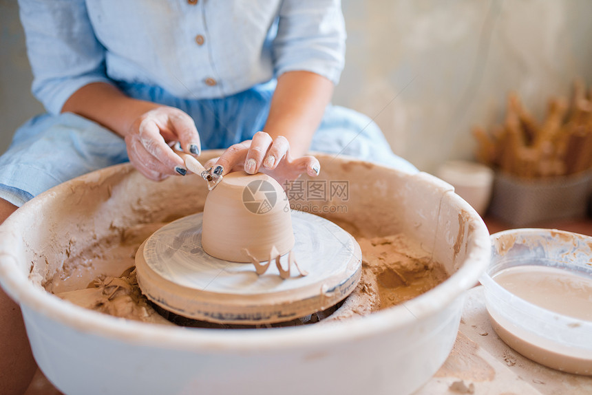 手制陶瓷工艺品图片