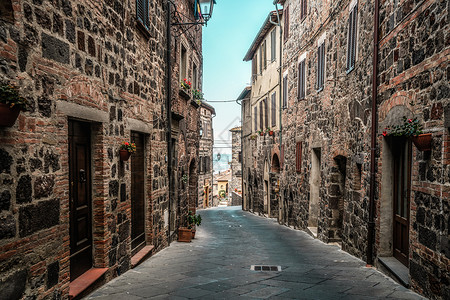 意大利古城的美丽街道风光图片