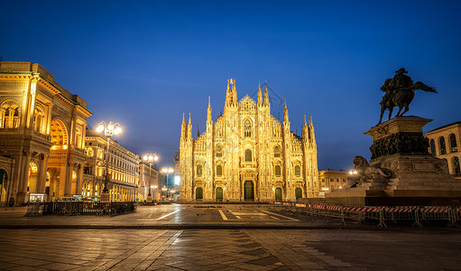 夜幕下的米兰大教堂景色图片