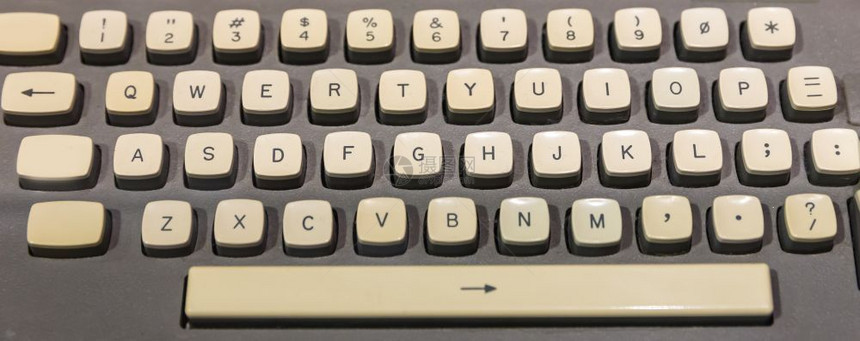 博物馆旧计算机键盘展图片
